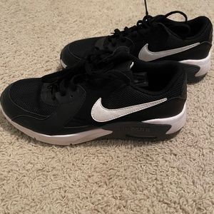 Nike tennis shoes